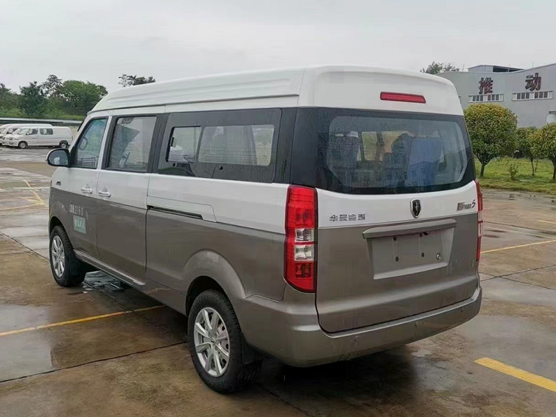 金杯(國(guó)六)新海獅S殯儀車(chē)