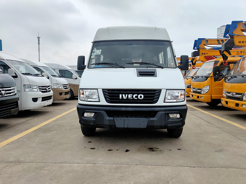 依維柯得意(中頂)殯儀車