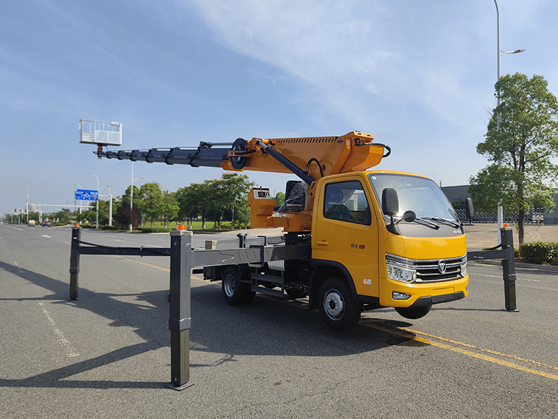 藍(lán)牌福田32米高空作業(yè)車